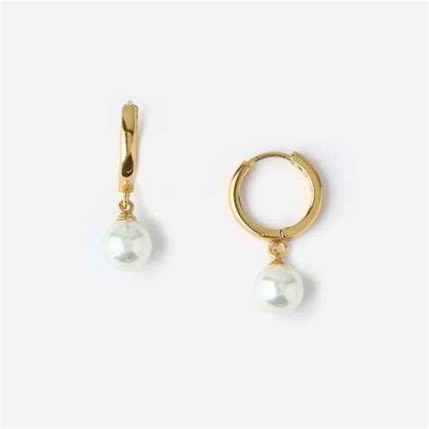 Huggie Earrings With&nbsp;Drop