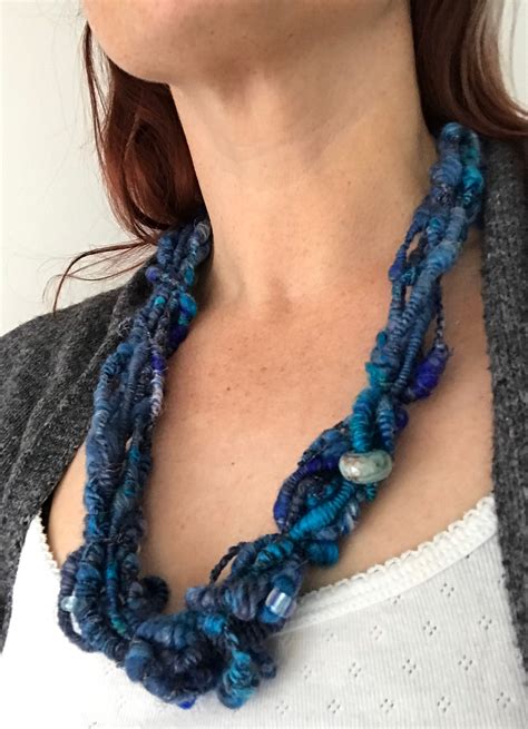Pendant Yarn Necklace